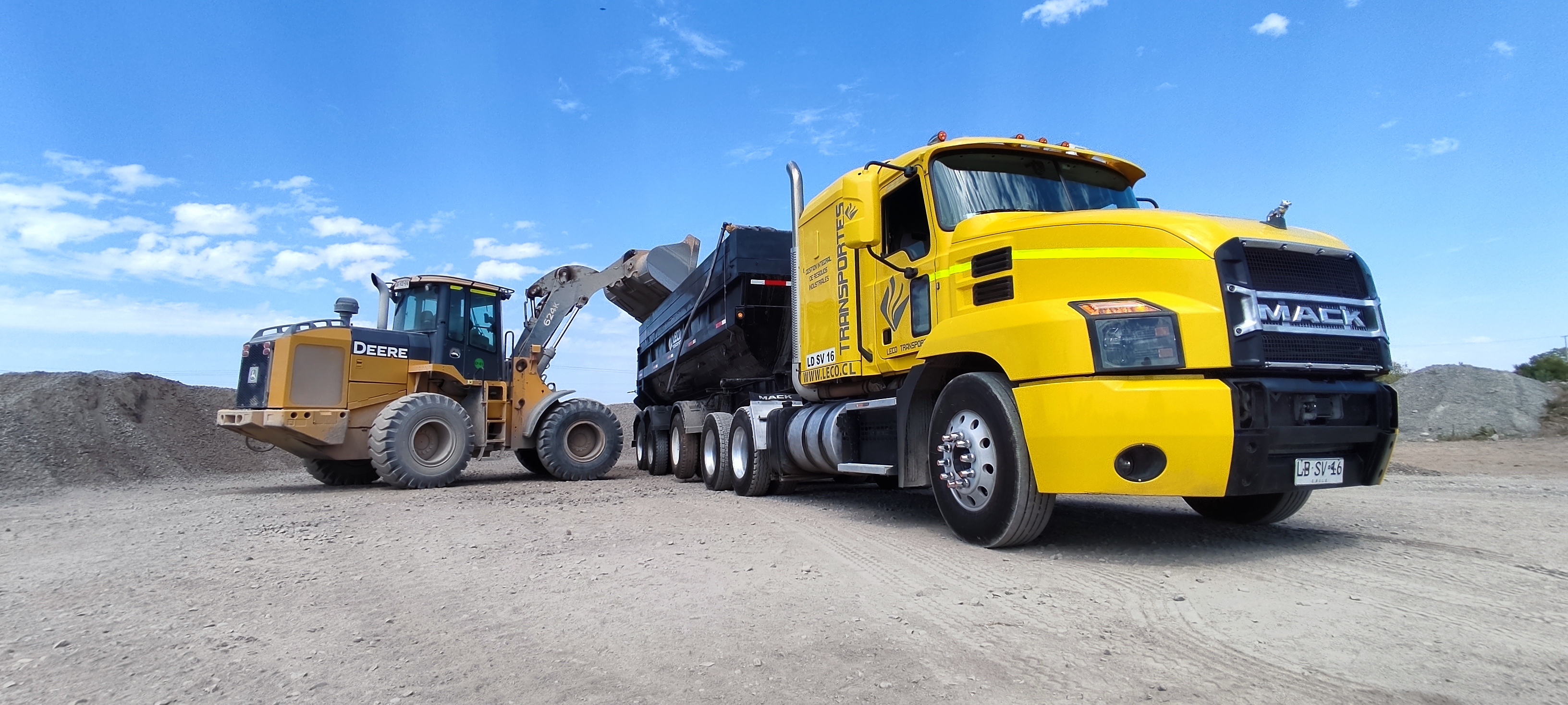 Camión de transporte de lodos